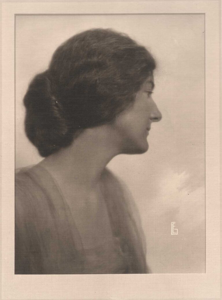 Profile portrait of a Woman