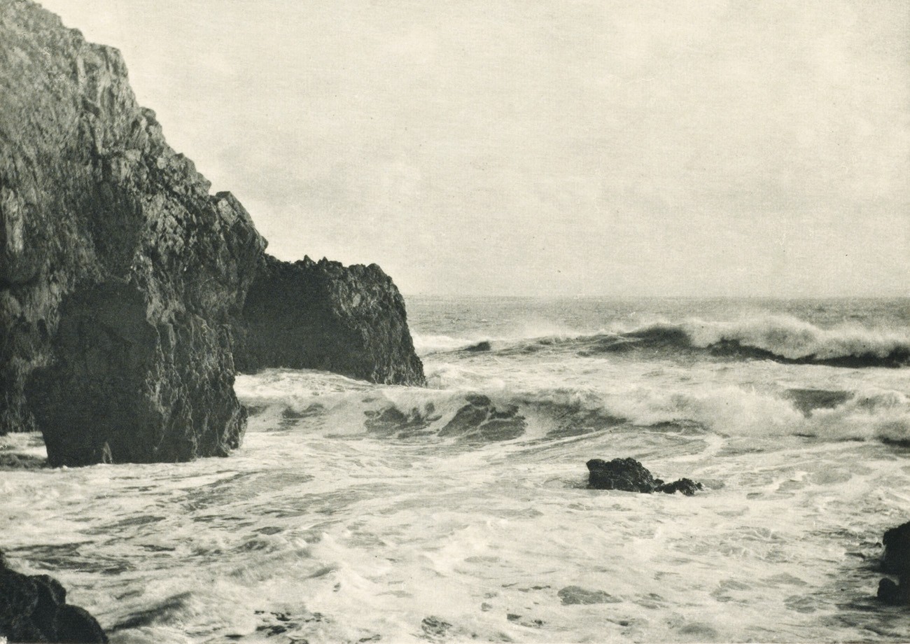 Brandung am Felsenriff