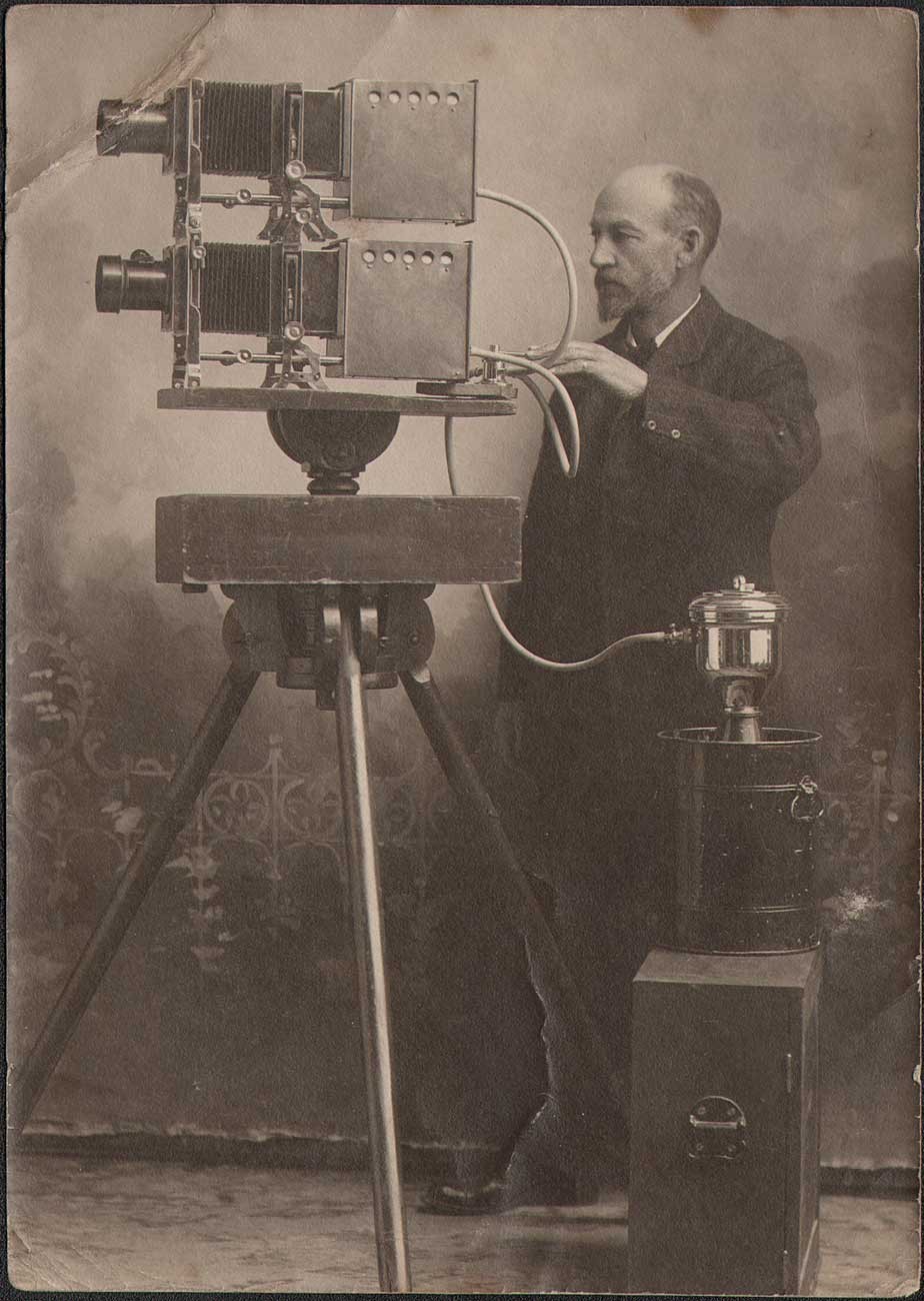 Dissolving Stereopticon & Projectionist