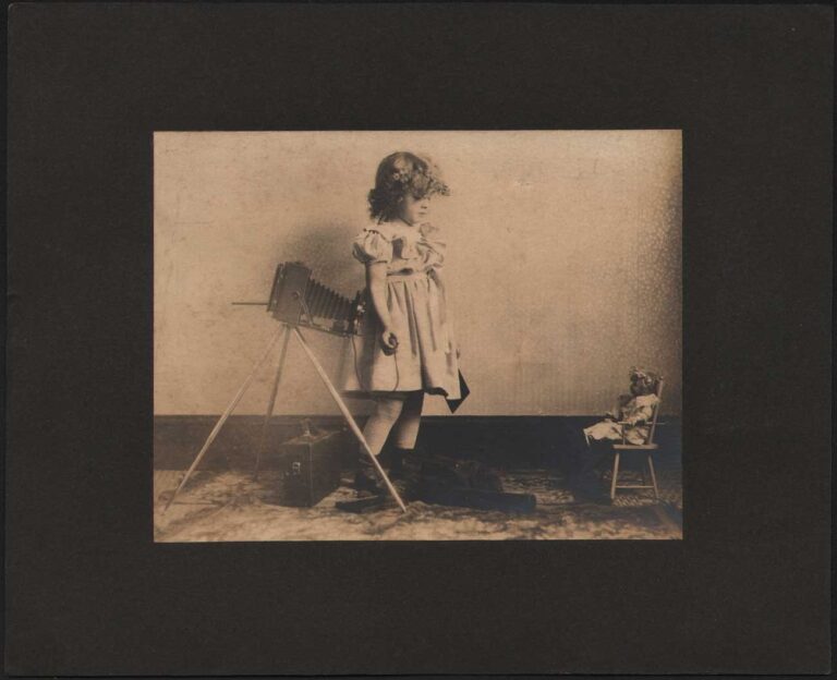 Dorothy Tucker photographs her Dolly