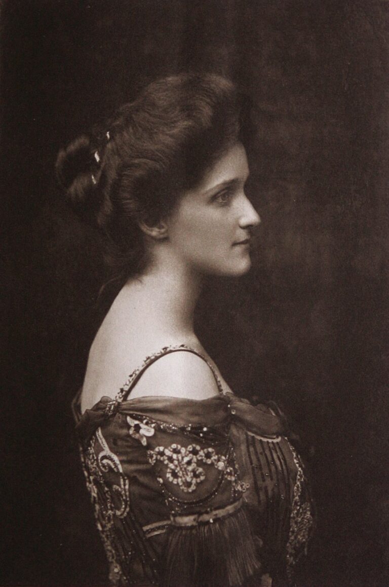 Bildnis der Frau H.H.