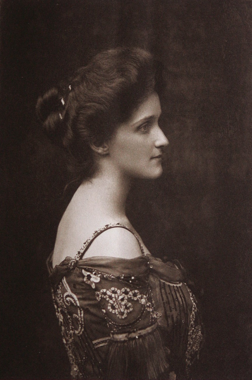 Bildnis der Frau H.H.