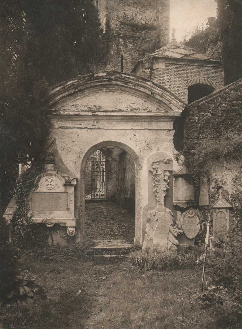 Auf dem Kirchhof in Morcote