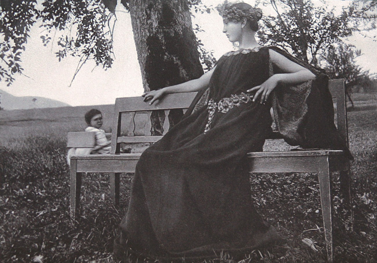 Untitled Jugenstil Fashion Study