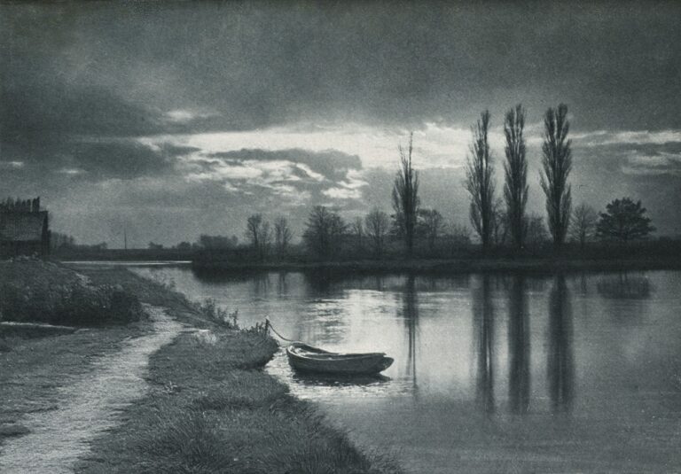 November-Abend an der Saale