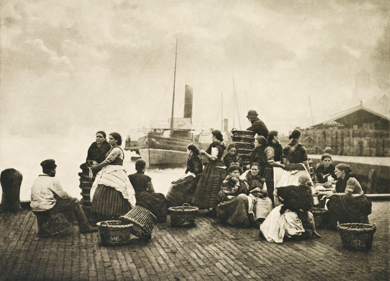 In Erwartung des Dampfbootes