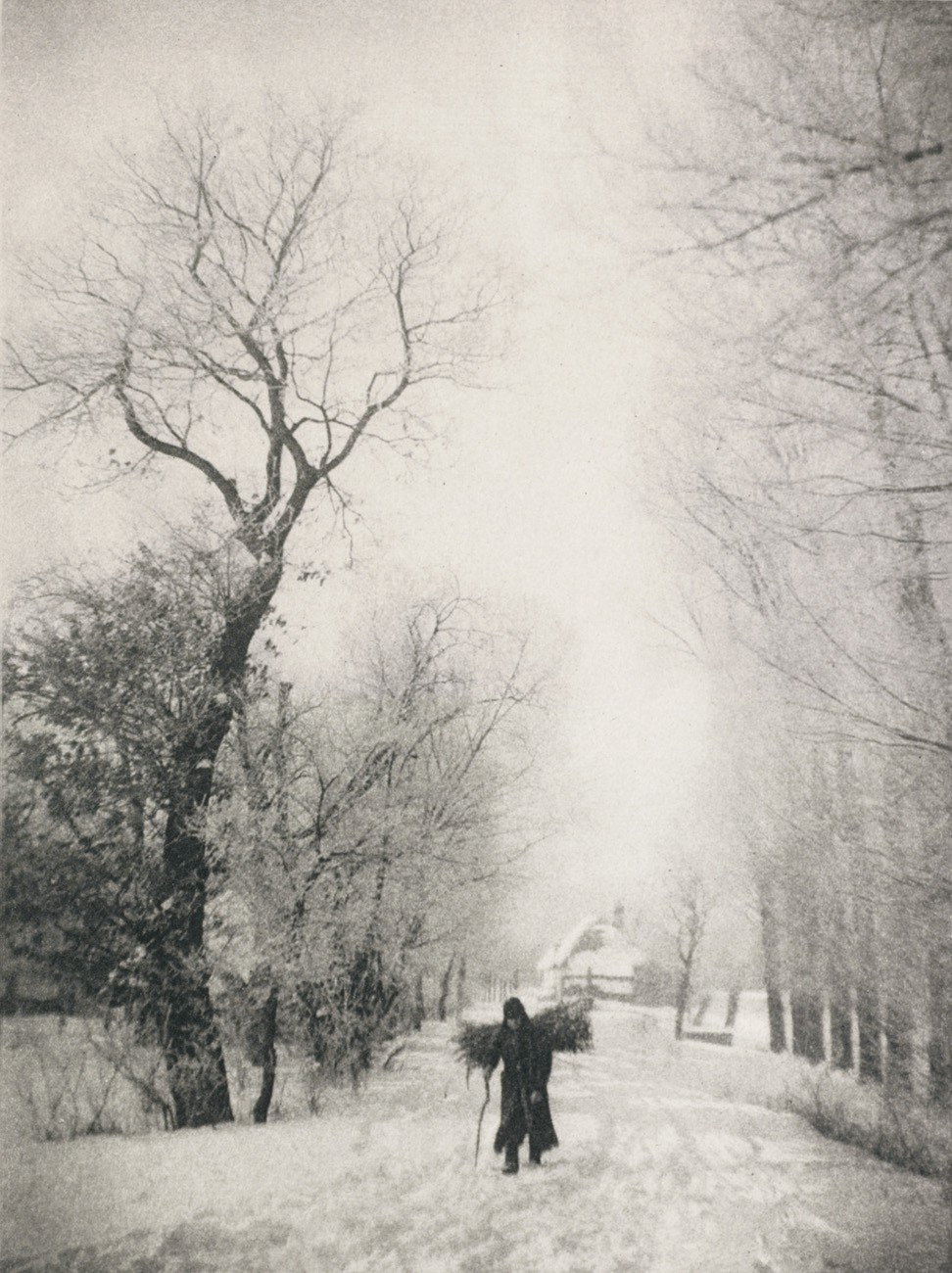 Holzsammler im Schnee